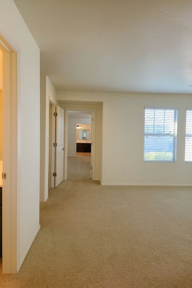 Building Photo - Charming 3BR House in Buckeye