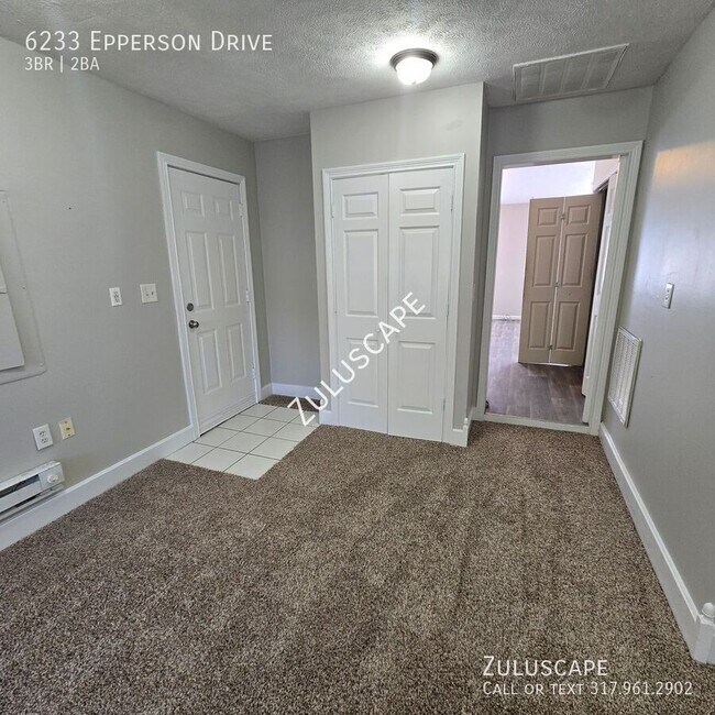 Building Photo - Updated home in Decatur Township