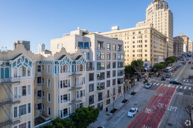 Building Photo - Crescent Nob Hill