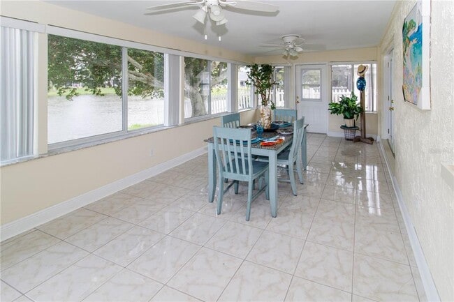 Building Photo - 3526 Overland Dr