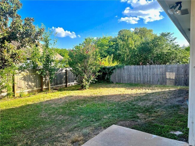 Building Photo - 16831 Bailey Jean Dr