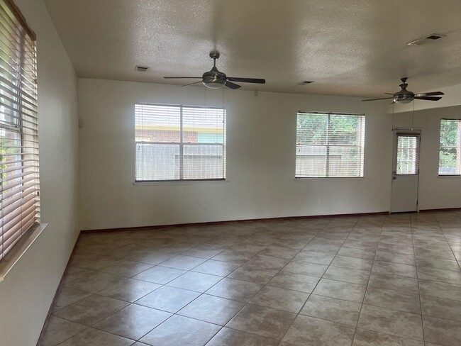 Building Photo - 20218 Bronze Bluff Dr