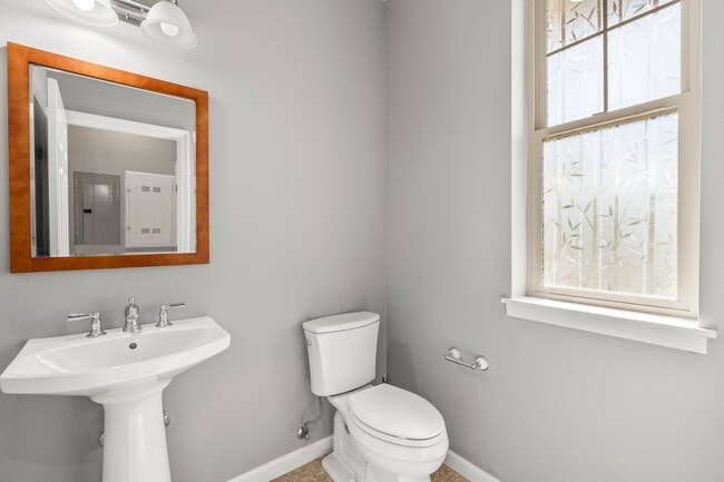 Building Photo - Kahoma Village: Fully furnished 4-bedroom, 2.5-bath home