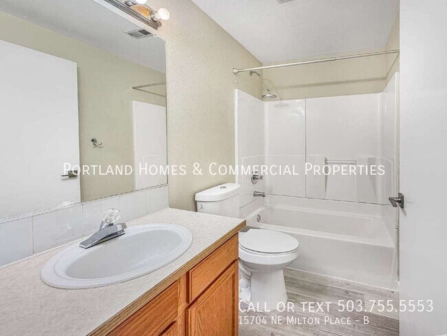 Building Photo - 15704 NE Milton Pl