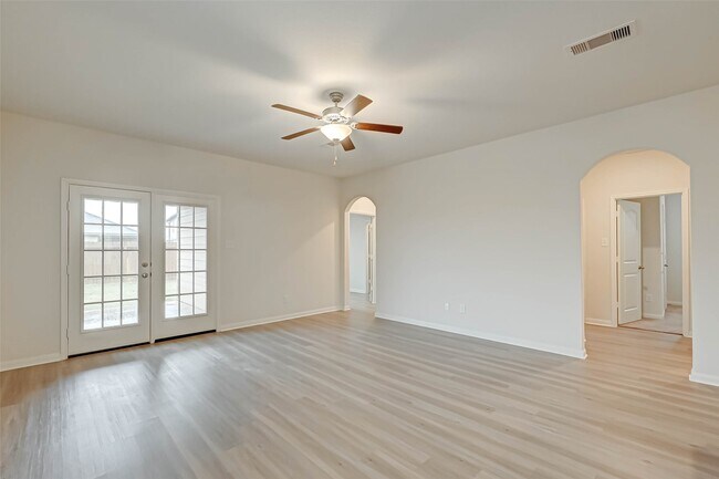 Building Photo - 305 Wayne County Dr