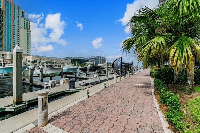 Building Photo - 700 S Harbour Island Blvd