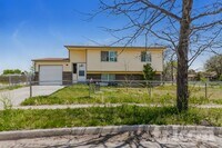 Building Photo - 1720 Monterey Way