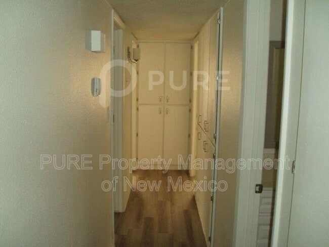 Building Photo - 6216 Leslie Pl NE