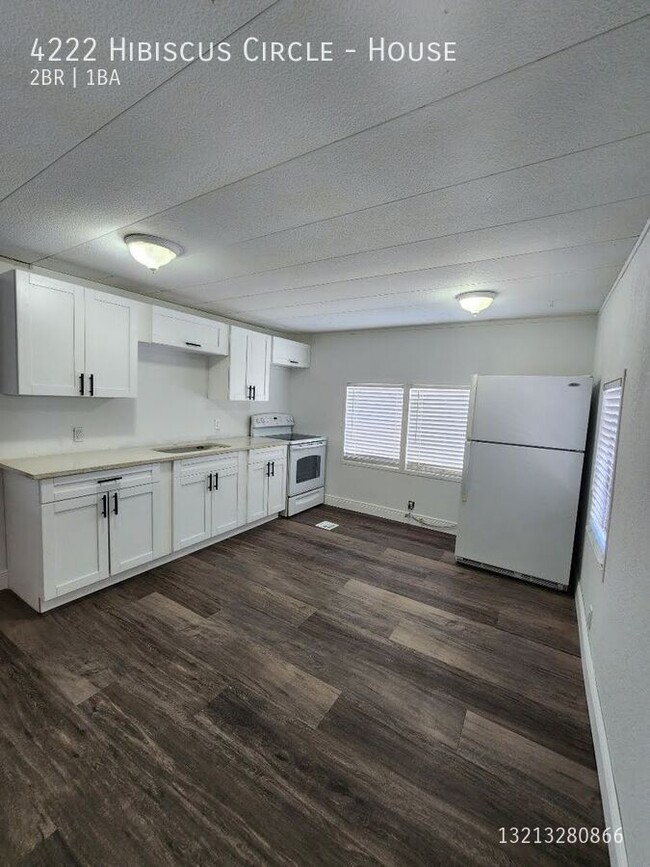 Building Photo - Beautiful 2/1 Mobile Home in West Palm Beach