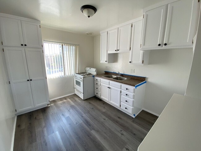 Interior Photo - Royal Palms Apartments