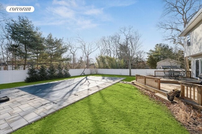 Building Photo - 7 Huckleberry Ln