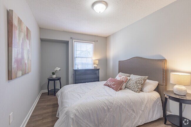 Maple 2BR, 1BA - Graystone Place Apartments