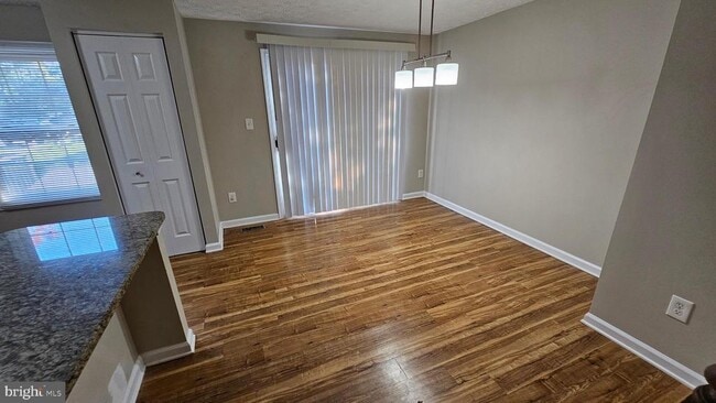 Building Photo - 1196 Swanhill Ct