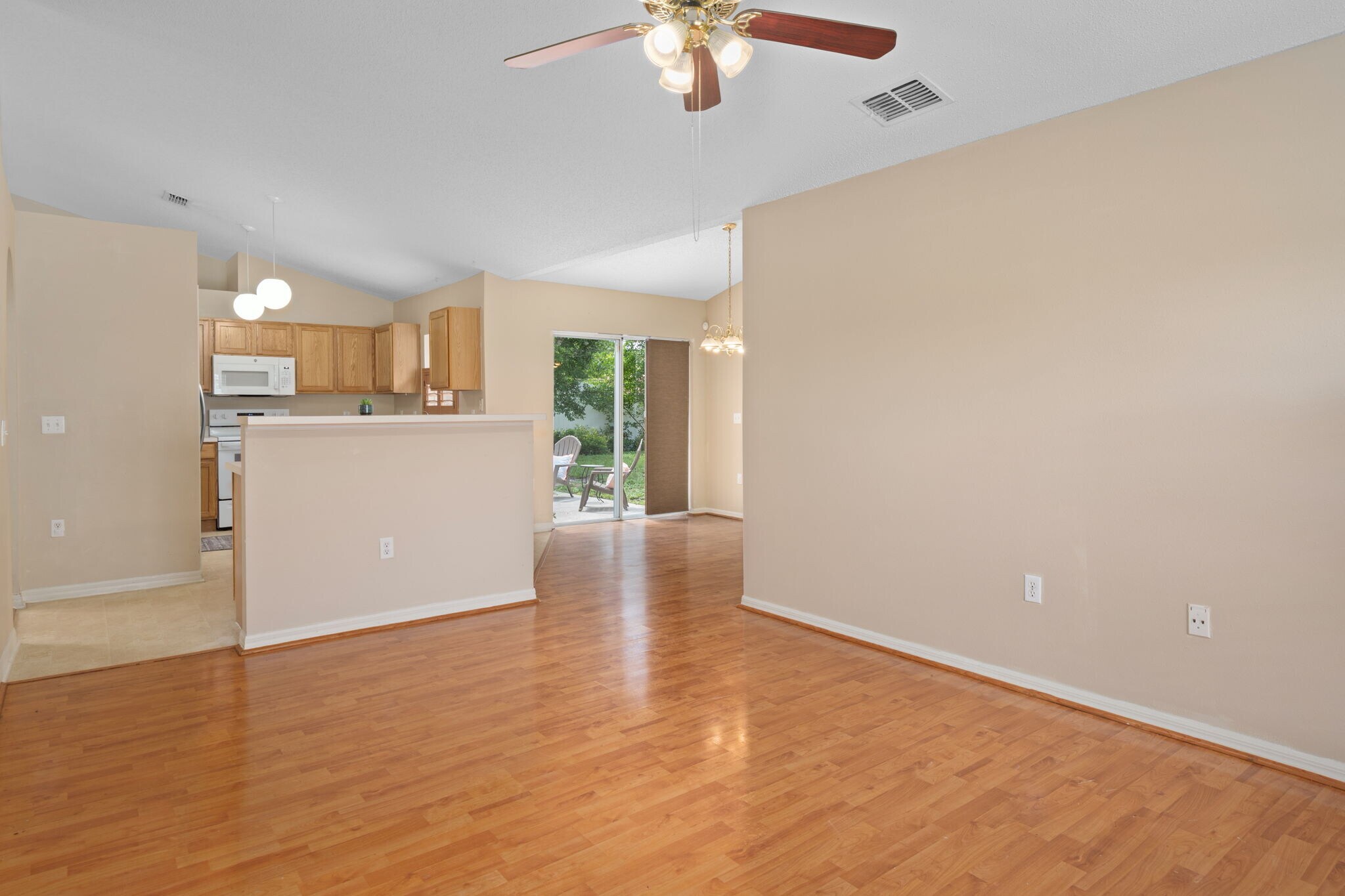 Family Room - 9572 Horizon Dr