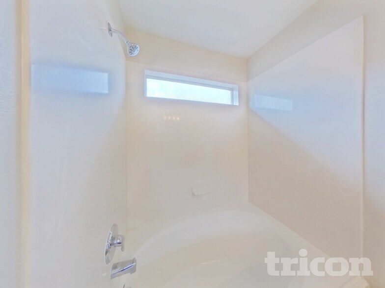 Building Photo - 801 Santa Rosa Dr