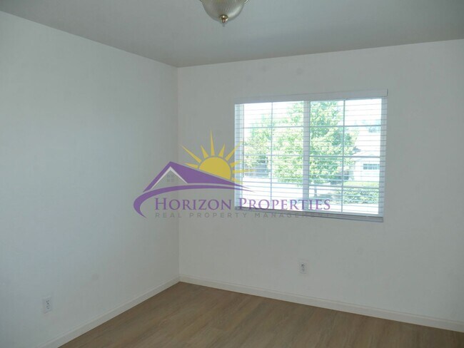 Building Photo - 8893 Carmel Plaza Way