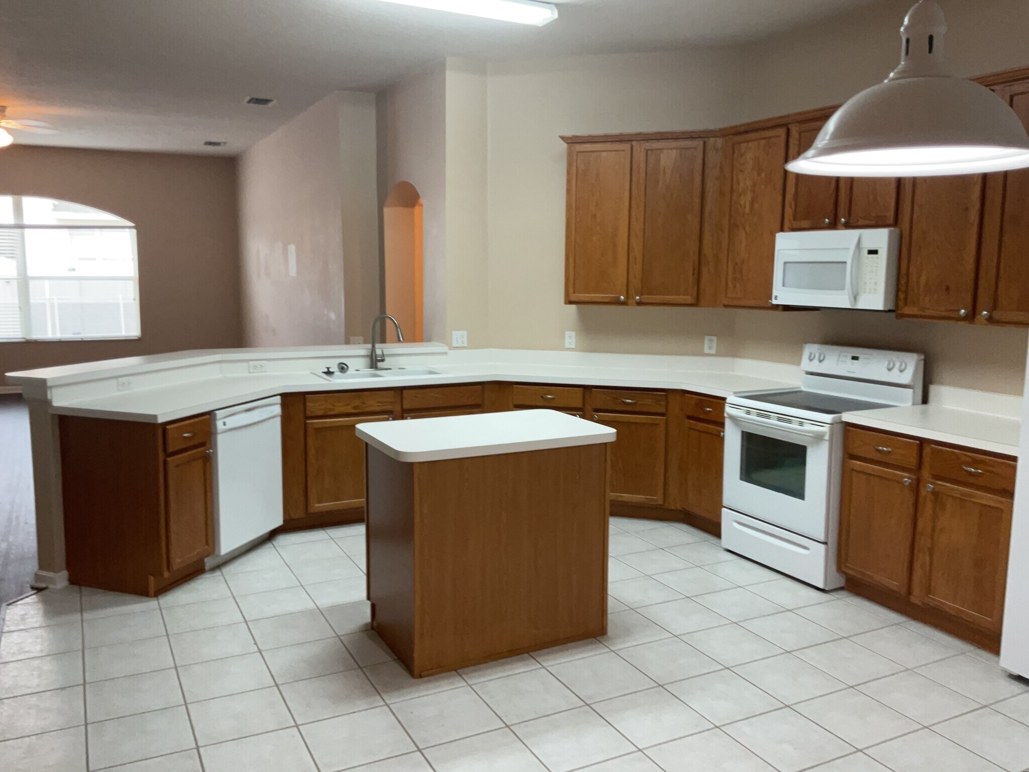 Building Photo - 2030 Samantha Ln