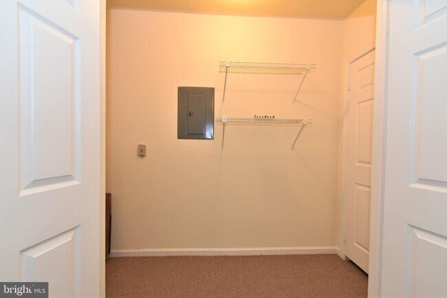 Building Photo - 10702 Kings Riding Way