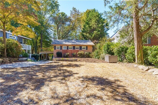 Building Photo - 5580 Williams Shores Dr