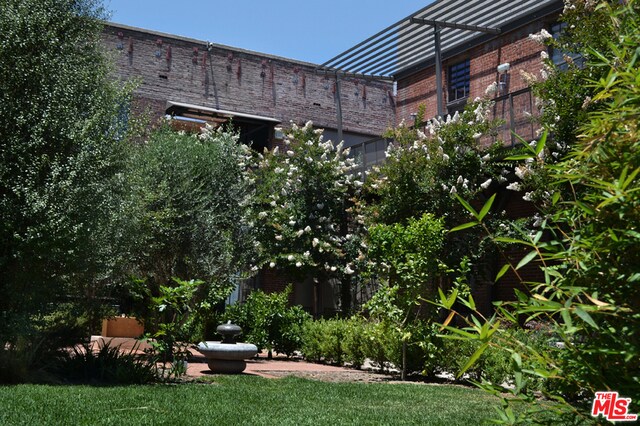 Building Photo - 2135 E 7th Pl