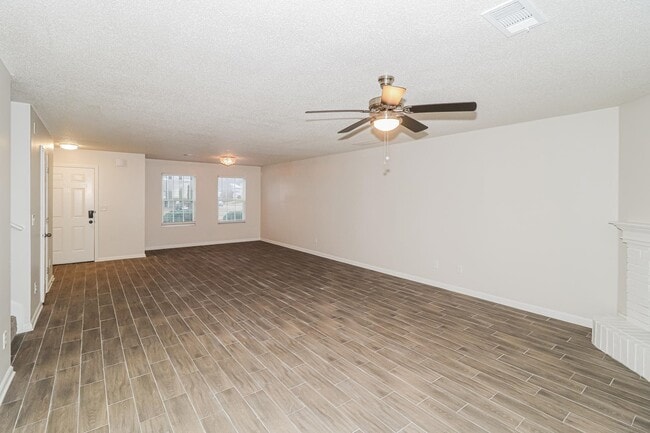 Building Photo - 10071 Branley Oak Dr