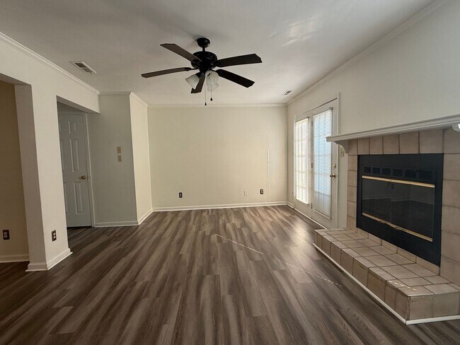 Building Photo - 1118 Hillock Crossing