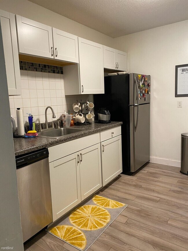 Building Photo - 1 br, 1 bath Condo - Pine Ridge Condominiums