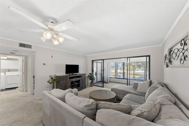 Building Photo - 2693 Sabal Springs Cir