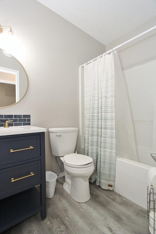 Building Photo - 11847 W Lewisburg Ct