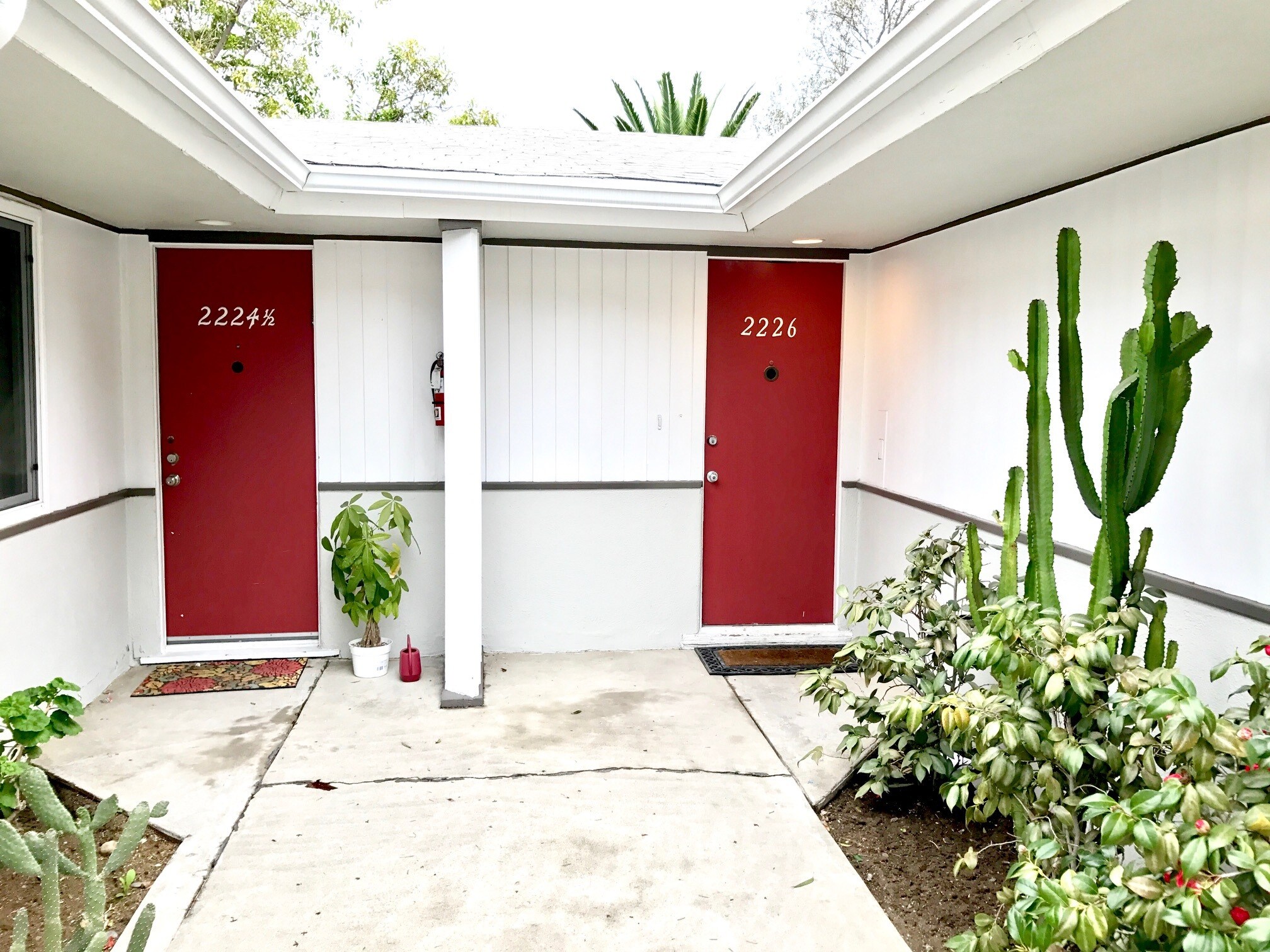 Building Photo - 2222 N Cahuenga Blvd