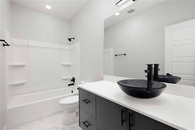 Building Photo - 919 N Woodson Ave