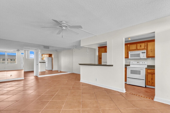 Building Photo - 104 Paradise Harbour Blvd