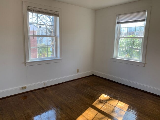 Building Photo - 3109d