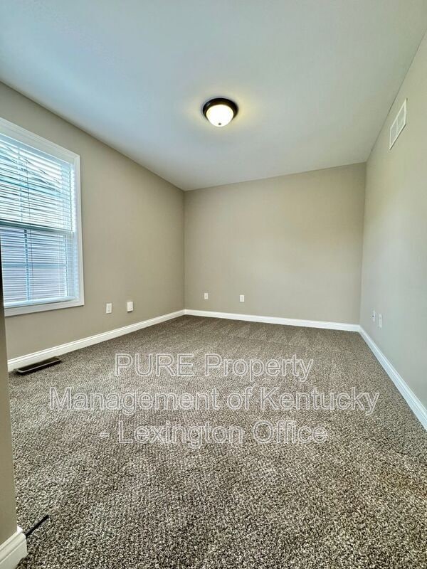 Building Photo - 2056 Drummond Dr