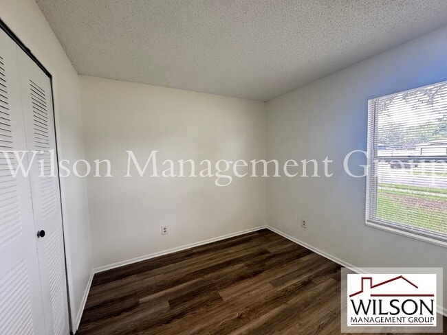 Building Photo - 1013 Arizona Ct