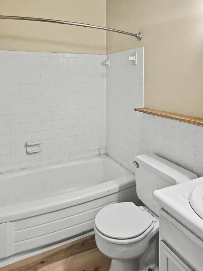 Building Photo - 3510 Kenbrooke Ct