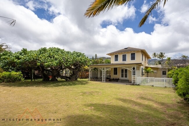 Building Photo - 218 Paiko Dr