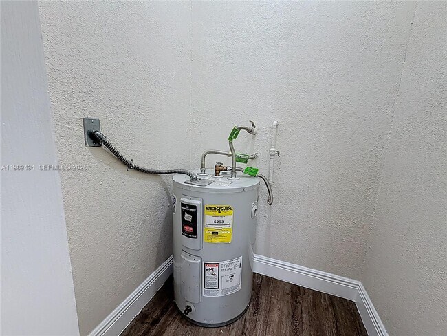 Building Photo - 1800 NW 52nd Ave