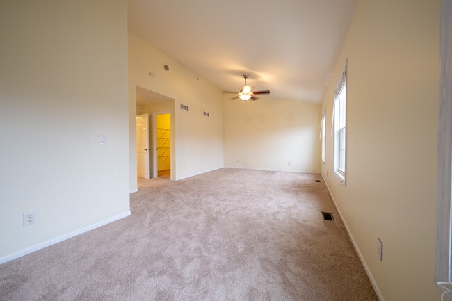 Building Photo - 15600 Tickseed Ln