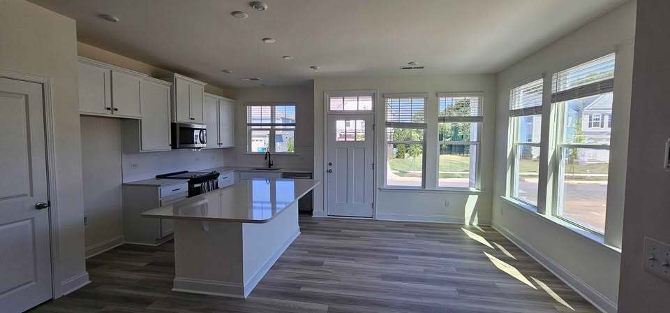 Building Photo - 1534 Cedar Tree Dr