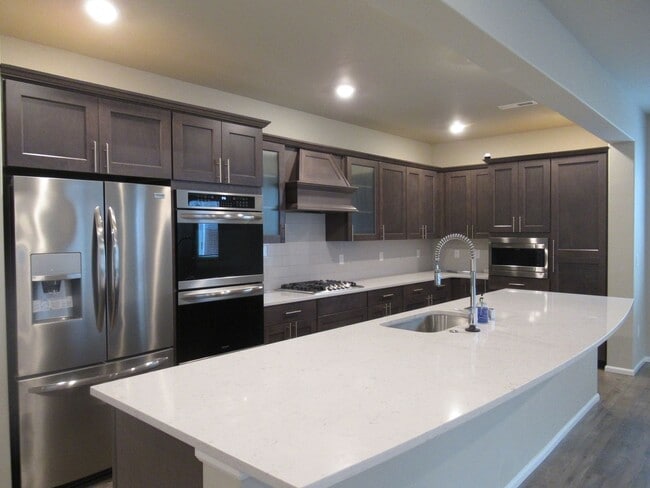 Building Photo - Light and bright 4 bedroom, 2.5 bath home in Covington's Maple Hills community