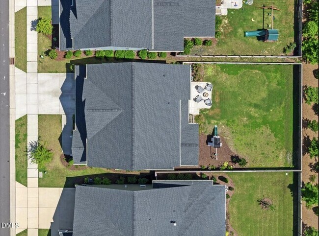 Building Photo - 217 Tumbling River Dr