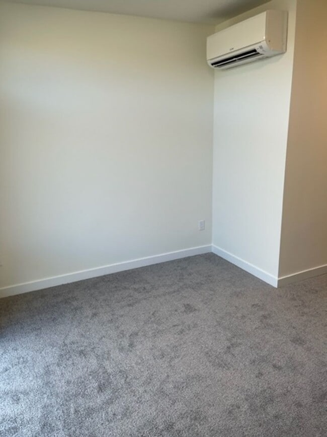Building Photo - $500 off 1st month! Stunning Lake City Tow...