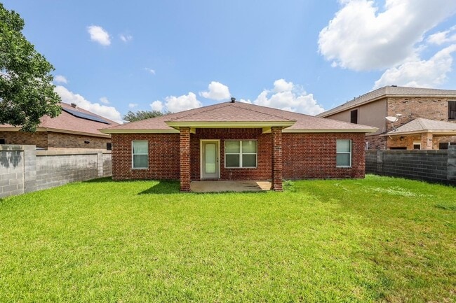 Building Photo - 117 Veracruz Dr