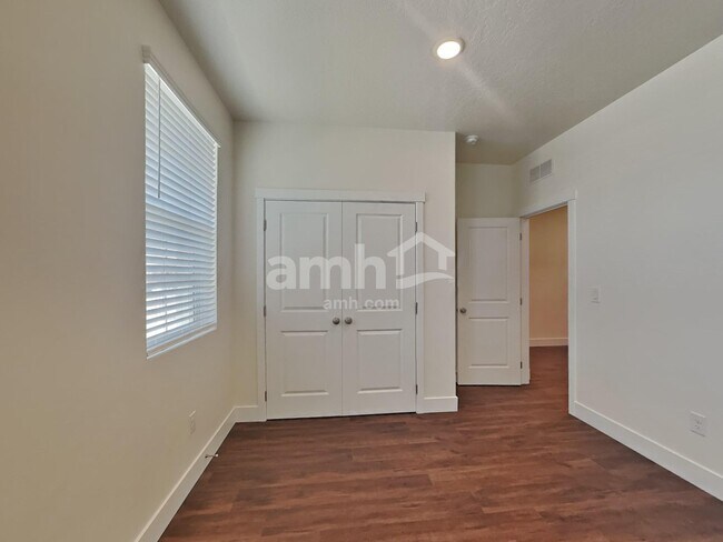 Building Photo - 9500 Aviara St