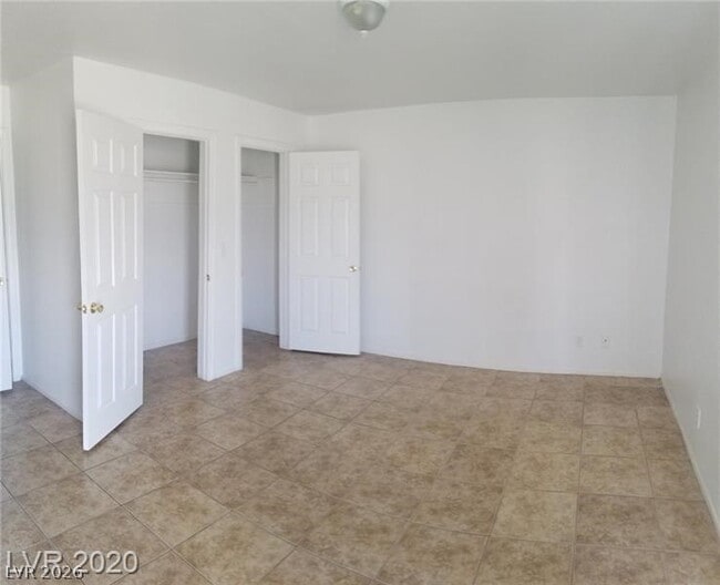 Building Photo - 1350 Ogallala St