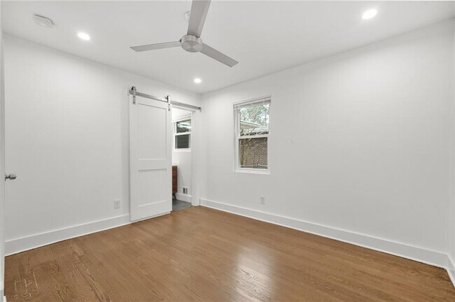 Building Photo - 1949 Handley Ave SW