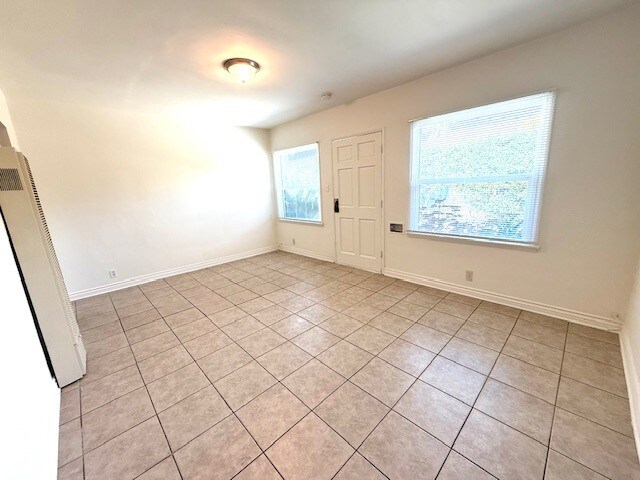 Building Photo - 1850 Henderson Ave