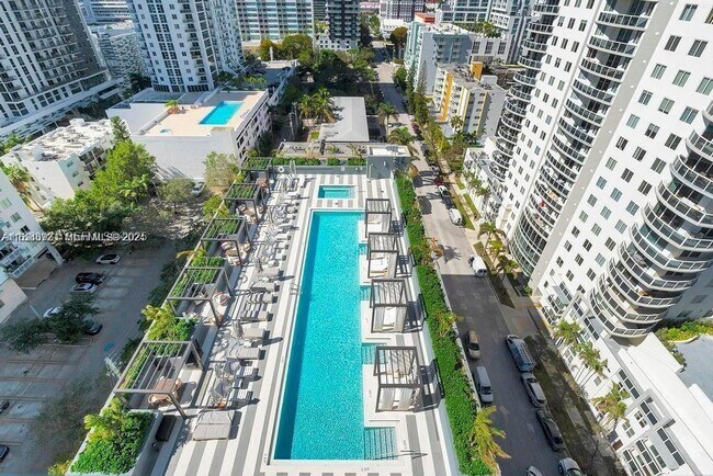 Building Photo - 788 NE 23rd St