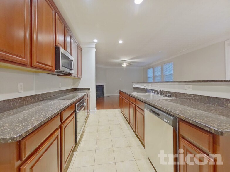 Building Photo - 2794 Jordan Ln